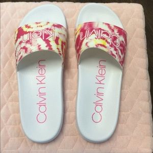 New without tags Size 9 Calvin Klein multi color slides